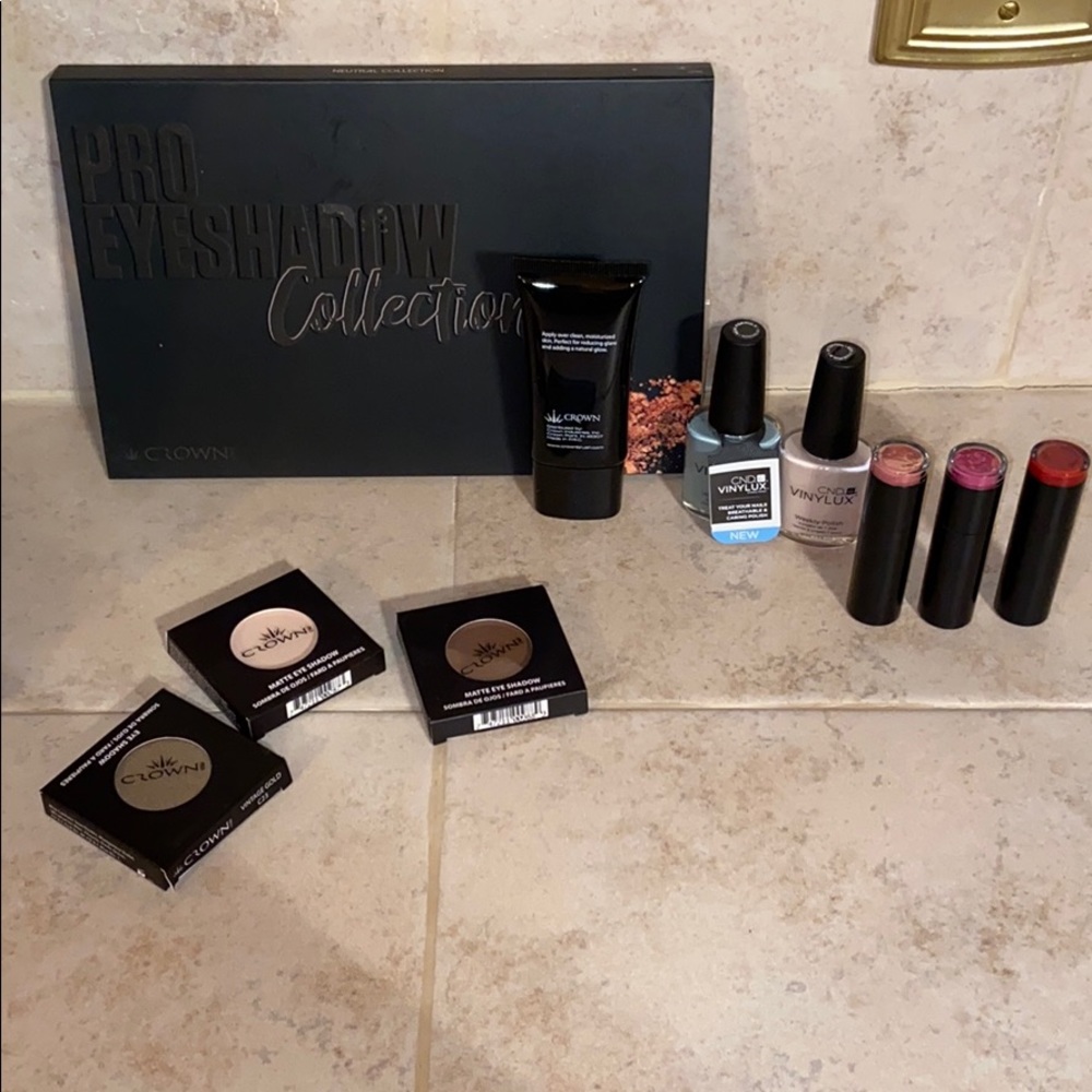 Crown Makeup Package